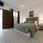 Casa Comfortable Air-conditioned Modern (adults Only) דירה