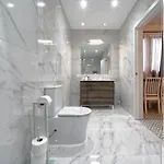 Casa Comfortable Air-conditioned Modern (adults Only) דירה אינחניו