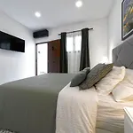 Casa Comfortable Air-conditioned Modern (adults Only) * אינחניו