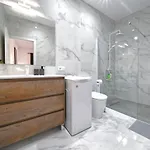 Casa Comfortable Air-conditioned Modern (adults Only) דירה