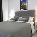 Casa Comfortable Air-conditioned Modern (adults Only) דירה *