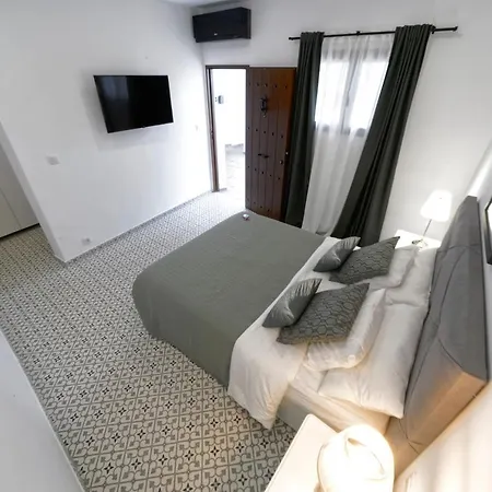 Casa Comfortable Air-conditioned Modern (adults Only)